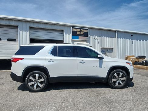 Used 2021 Chevrolet Traverse LT w/ LT Premium Package FWD image 5