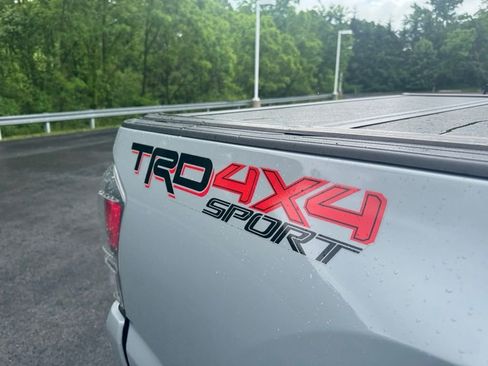 Used 2020 Toyota Tacoma TRD Sport AWD/4WD image 25