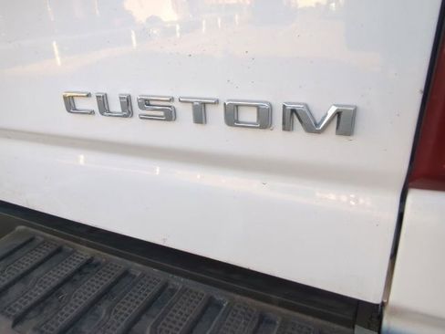 Used 2022 Chevrolet Silverado 2500 Custom w/ Custom Convenience Package image 7