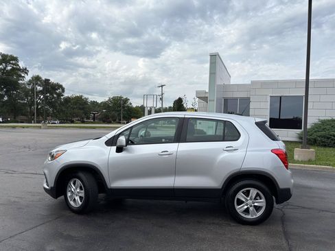 Used 2018 Chevrolet Trax LS AWD/4WD image 4