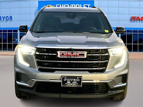 Used 2025 GMC Acadia Elevation image 2