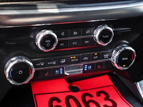 New 2022 Ford F150 Lariat w/ Max Trailer Tow Package image 39