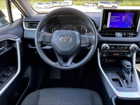 Used 2025 Toyota RAV4 XLE image 6