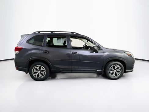 Used 2023 Subaru Forester Premium AWD/4WD image 4