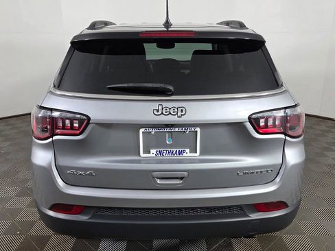 Used 2022 Jeep Compass Limited AWD/4WD image 7