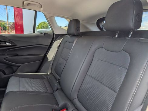 Used 2025 Chevrolet Trax LT FWD image 10