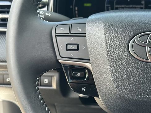 Used 2026 Toyota Camry Hybrid w/ Convenience Package FWD image 13