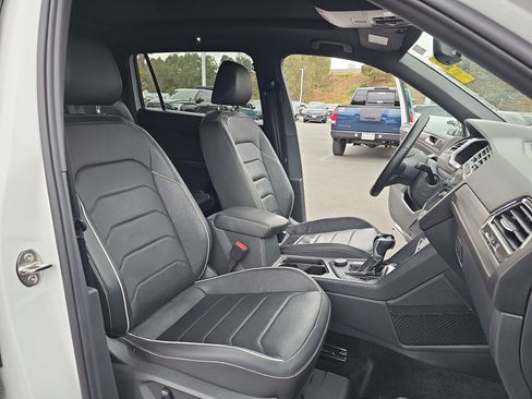 Used 2023 Volkswagen Tiguan SEL R-Line image 12