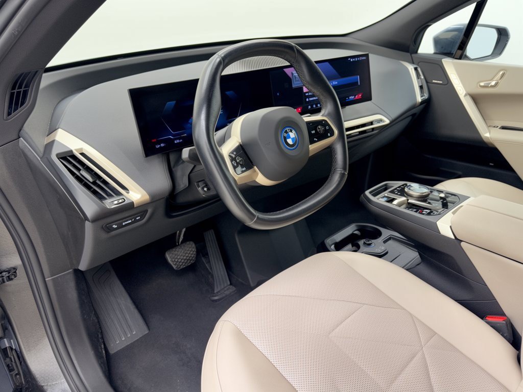 Certified 2024 BMW iX xDrive50 w/ Sport Package AWD/4WD image 4