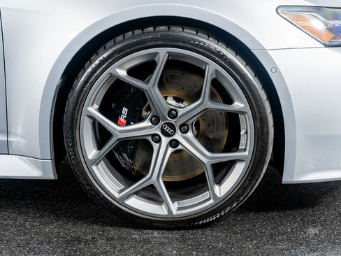 Used 2025 Audi RS 6 performance image 7