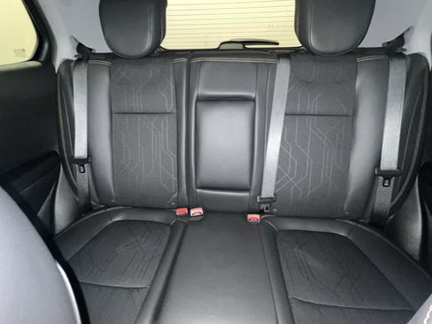 Used 2021 Chevrolet Trax LT FWD image 40