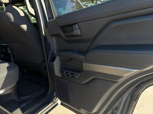 Used 2025 Toyota 4Runner SR5 AWD/4WD image 30