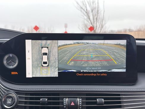 Used 2023 Lexus LS 500 Luxury w/ Luxury Package image 27