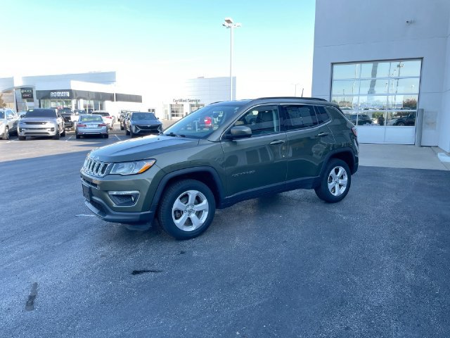 Used 2018 Jeep Compass Latitude AWD/4WD image 2
