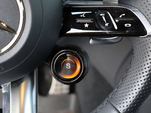 Certified 2026 Mercedes-Benz GLC 43 AMG 4MATIC image 37