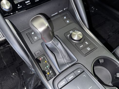 Used 2025 Lexus IS 350 F Sport RWD image 28