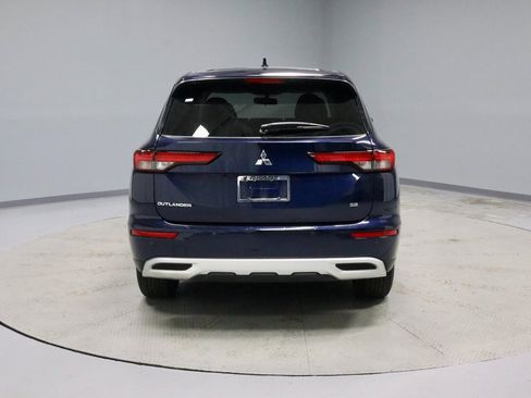 Used 2022 Mitsubishi Outlander SE image 11