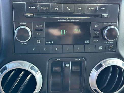 Used 2016 Jeep Wrangler Rubicon image 35