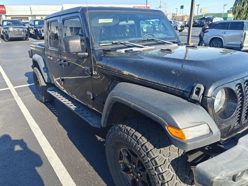 Used 2020 Jeep Gladiator Sport w/ Quick Order Package 24S image 2