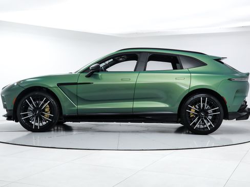 Used 2023 Aston Martin DBX 707 AWD/4WD image 2