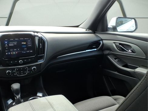 Certified 2023 Chevrolet Traverse LT FWD image 12