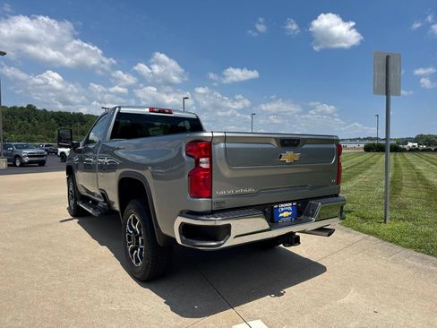 Used 2024 Chevrolet Silverado 2500 LT w/ Convenience Package AWD/4WD image 6