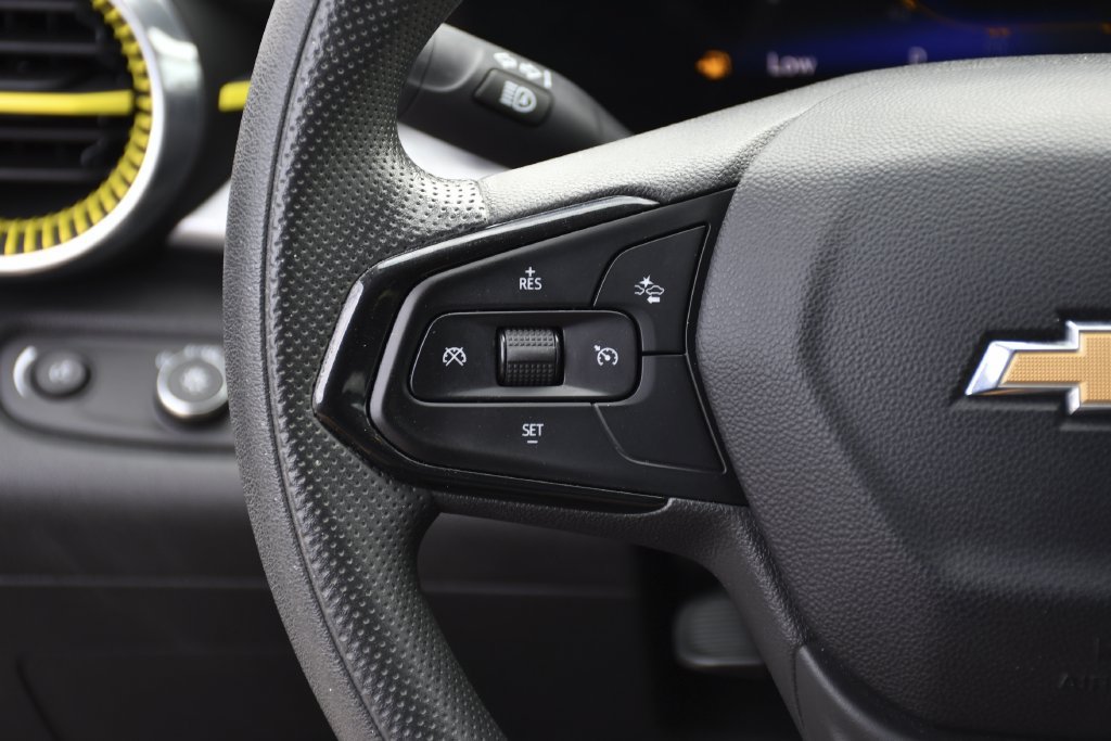 Used 2024 Chevrolet Trax LT FWD image 8