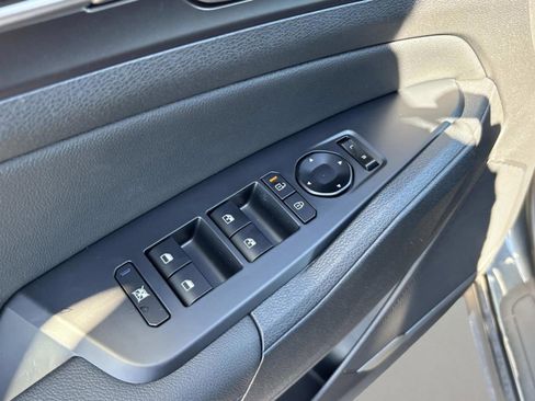 New 2026 Kia Sportage EX image 21