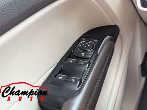 Used 2019 Lincoln MKC Premiere FWD image 27