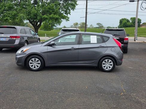 Used 2017 Hyundai Accent SE FWD image 4