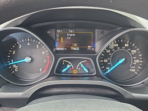 Used 2017 Ford Escape SE w/ SE Cold Weather Package AWD/4WD image 19