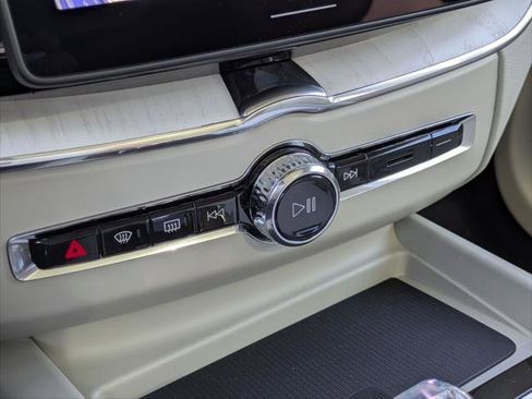 New 2026 Volvo XC60 T8 Ultra w/ Protection Package Premier image 8