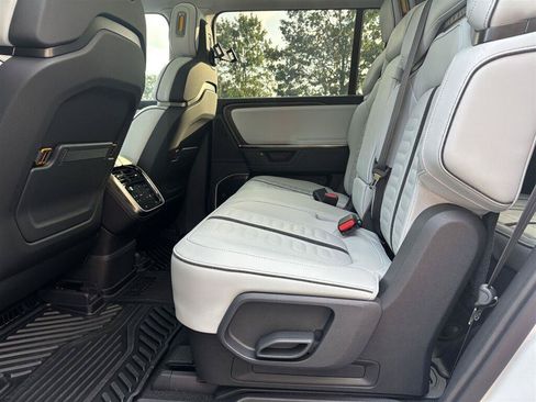 Used 2026 Rivian R1S Adventure AWD/4WD image 25