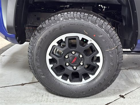 New 2025 Toyota Tacoma TRD Off-Road image 22