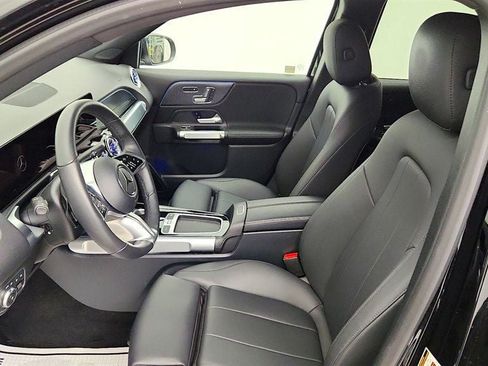 Used 2024 Mercedes-Benz GLB 250 4MATIC w/ Exclusive Package image 12