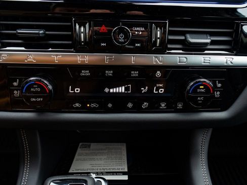 New 2026 Nissan Pathfinder Platinum image 19