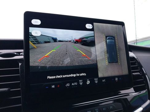 Used 2023 Ford Transit 350 XLT image 17