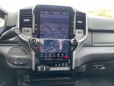 Used 2025 RAM 2500 Big Horn AWD/4WD image 8