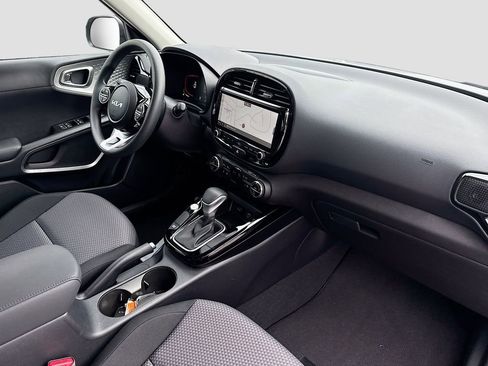 Certified 2025 Kia Soul S FWD image 32