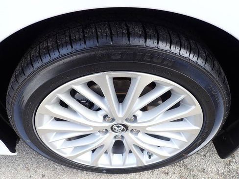 Certified 2019 Toyota Camry XLE image 12