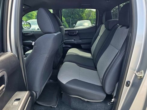 Used 2020 Toyota Tacoma TRD Sport w/ Technology Package RWD image 1