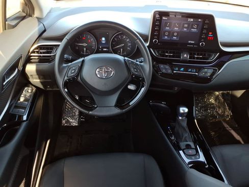 Used 2022 Toyota C-HR Limited FWD image 28