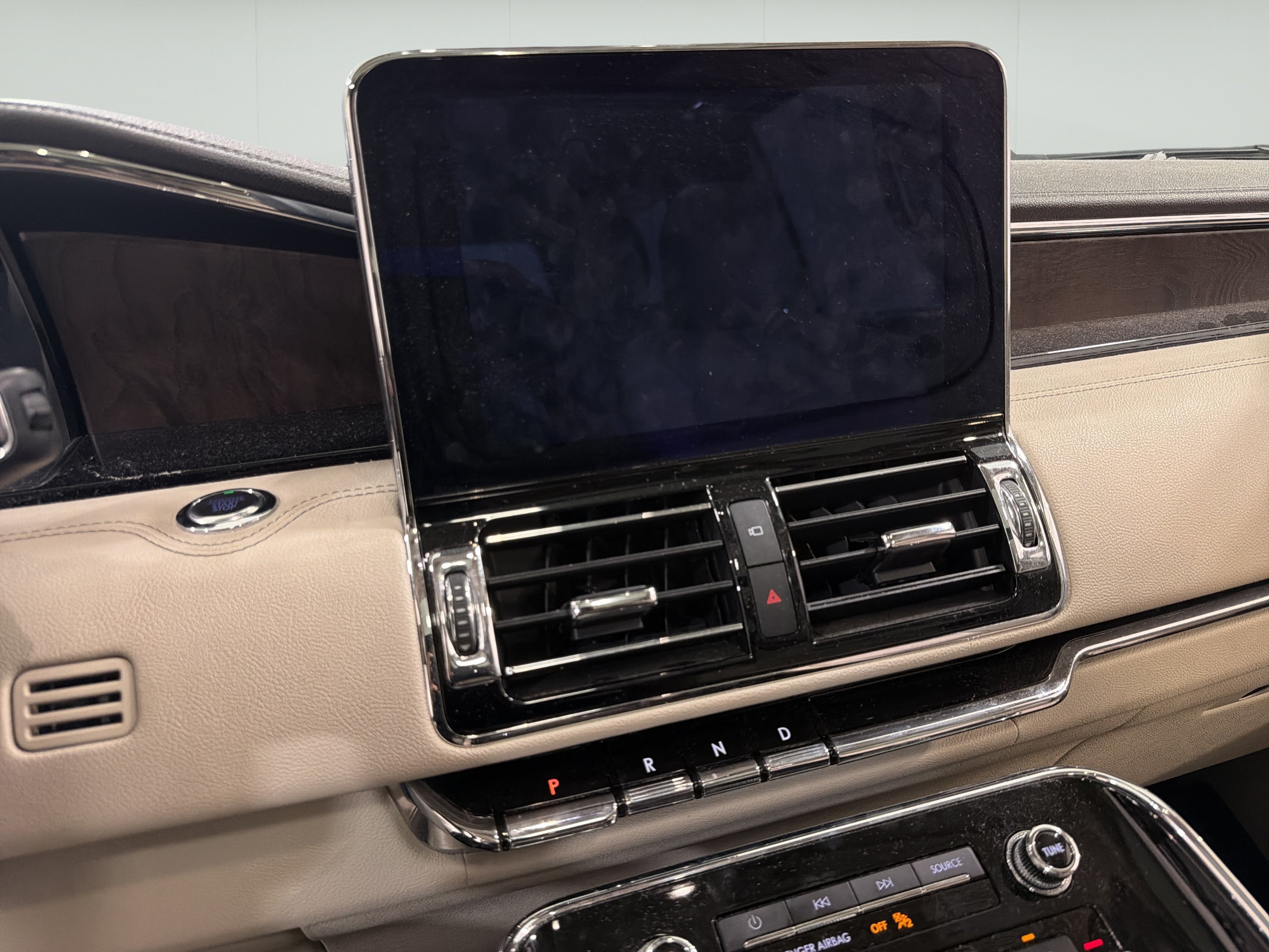 Used 2020 Lincoln Navigator Reserve RWD image 20