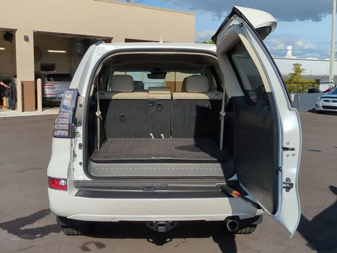 Used 2022 Lexus GX 460 Luxury image 12