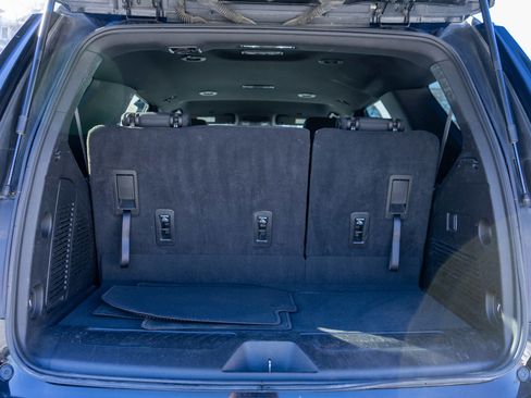 Used 2023 GMC Yukon SLE image 9