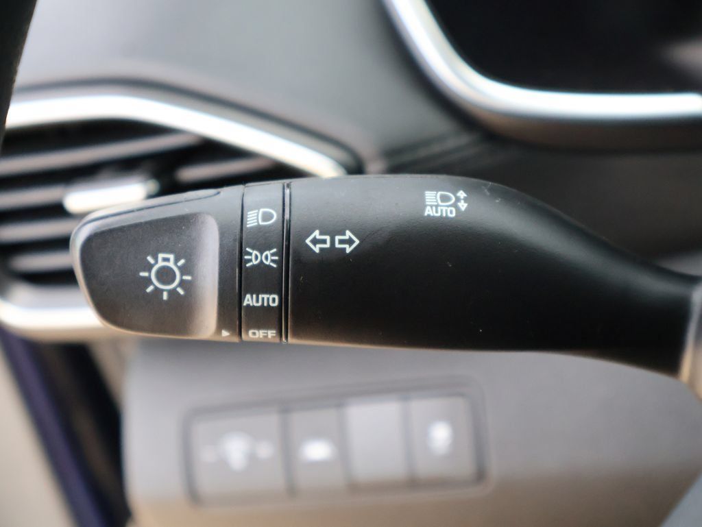 Used 2023 Hyundai Santa Fe SE FWD image 25