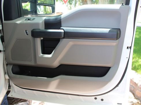 Used 2019 Ford F250 XL w/ STX Appearance Package AWD/4WD image 18