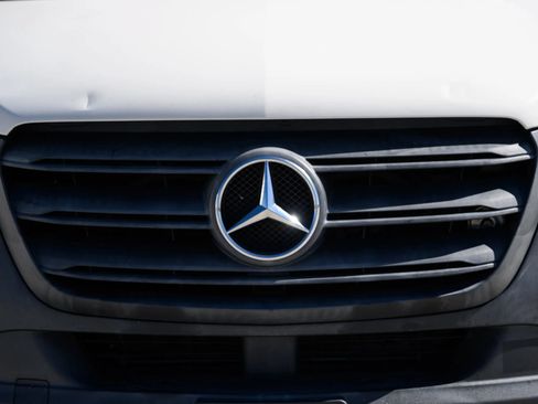Used 2021 Mercedes-Benz Sprinter 2500 image 65