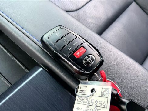 Used 2025 Toyota Tundra Platinum AWD/4WD image 15