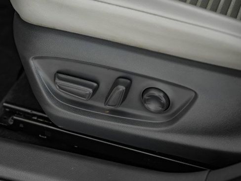 Used 2019 Toyota Camry SE image 26